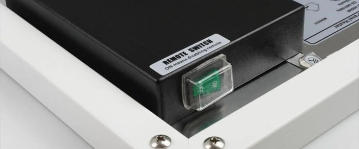 Termostat na zadní straně infrapanelu termostat na infrapanelu a proč nejsou výhodné